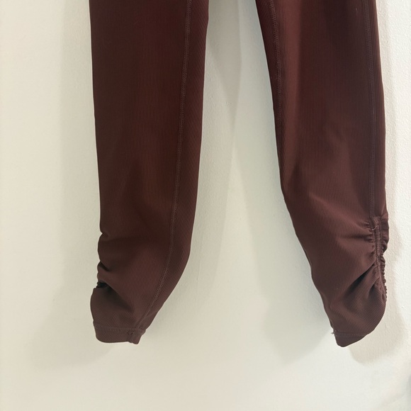 Wilo Women's Ribbed Workout Set - Picture 8 of 10